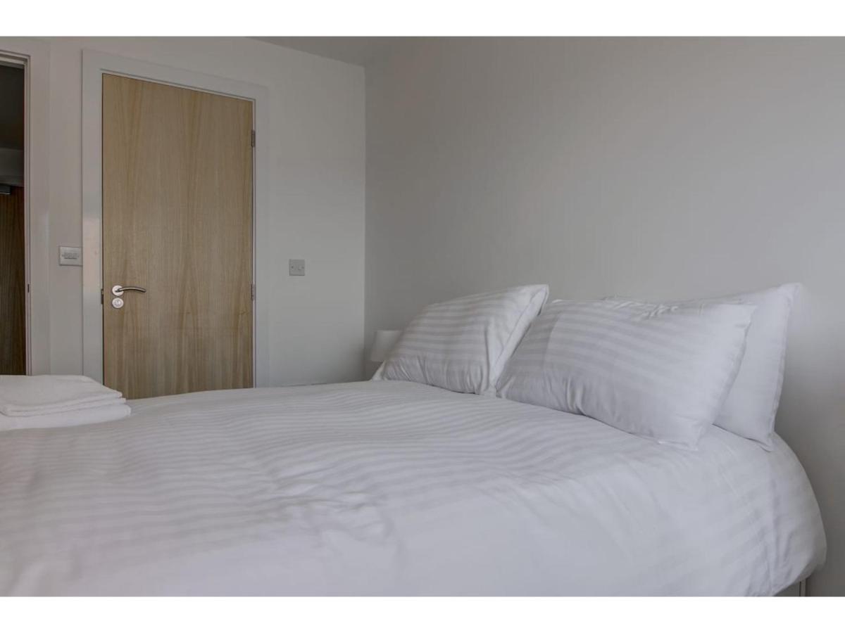 Large, Spacious And Modern Apt For 4 In Manchester Eksteriør bilde