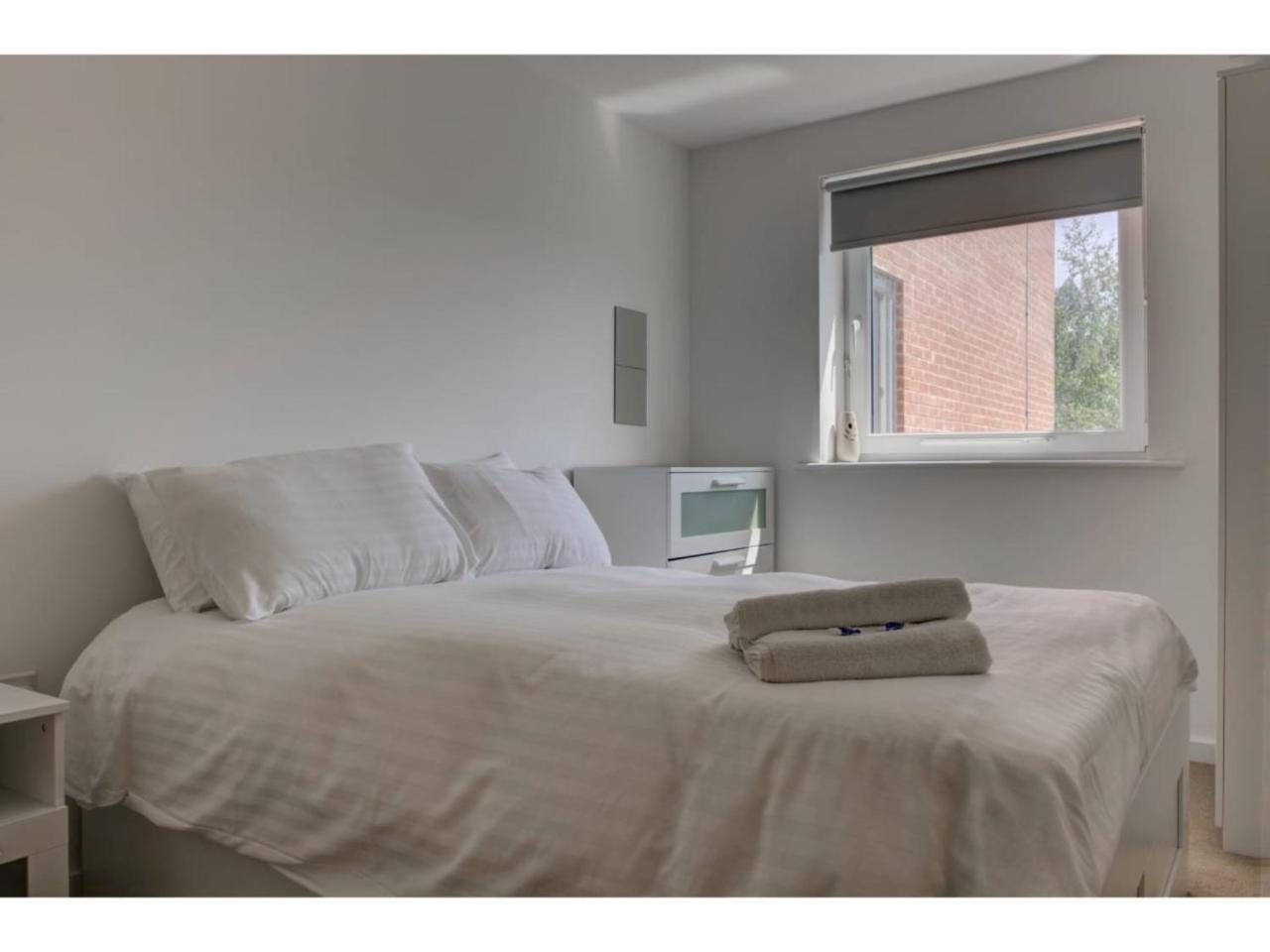 Large, Spacious And Modern Apt For 4 In Manchester Eksteriør bilde