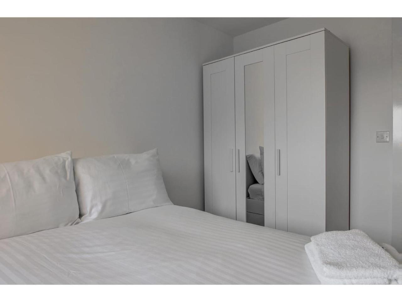 Large, Spacious And Modern Apt For 4 In Manchester Eksteriør bilde